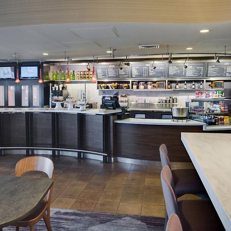 Courtyard By Marriott Providence Warwick Hotel Buitenkant foto
