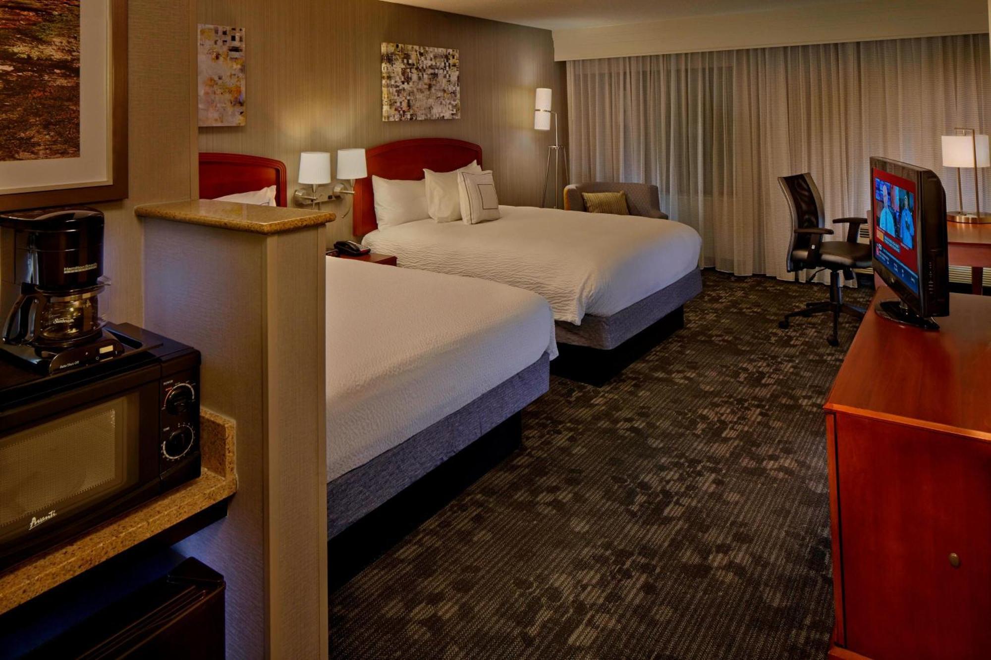 Courtyard By Marriott Providence Warwick Hotel Buitenkant foto