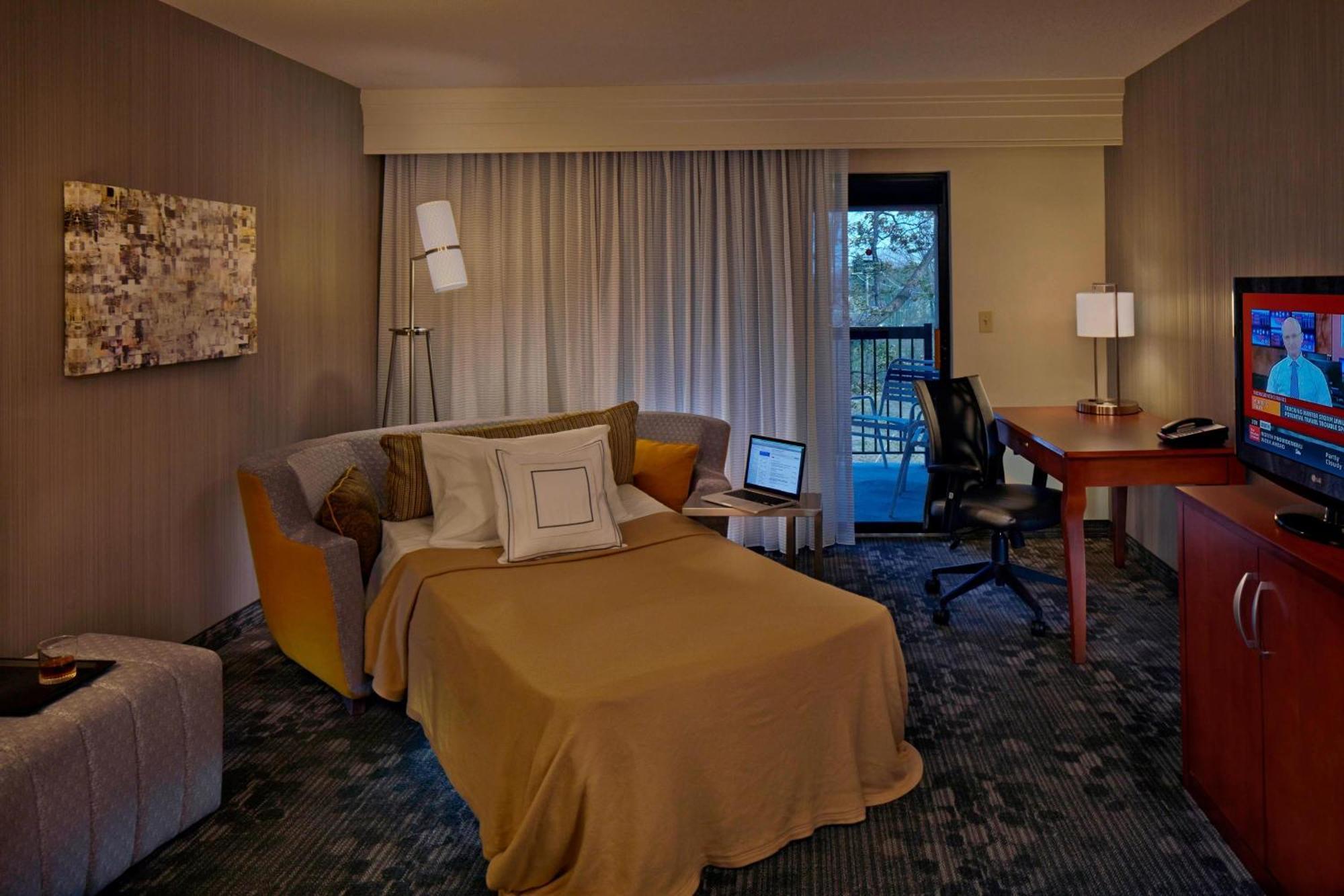 Courtyard By Marriott Providence Warwick Hotel Buitenkant foto