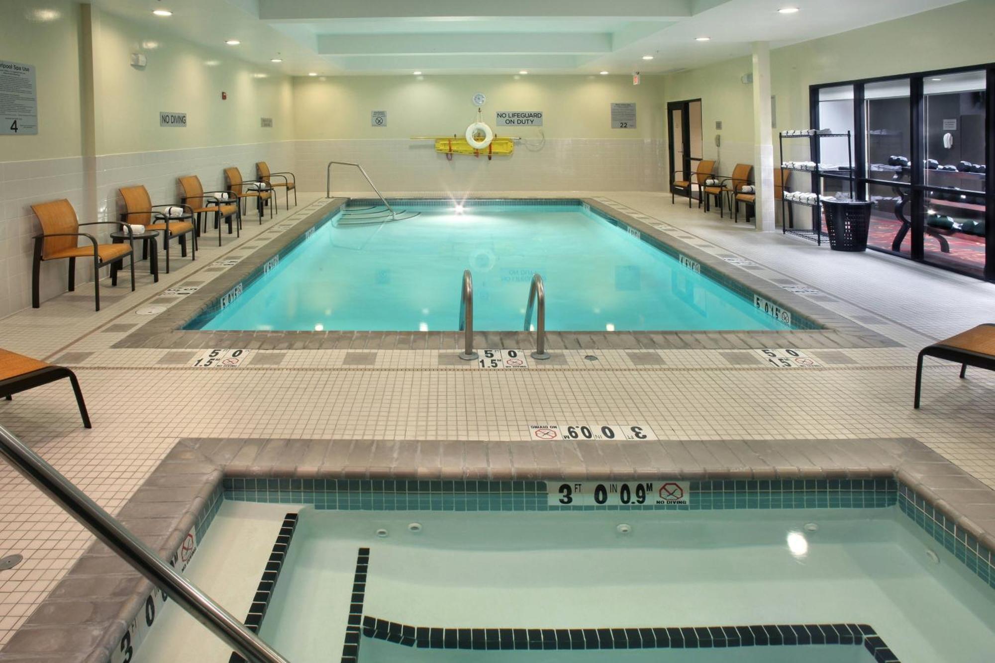 Courtyard By Marriott Providence Warwick Hotel Buitenkant foto