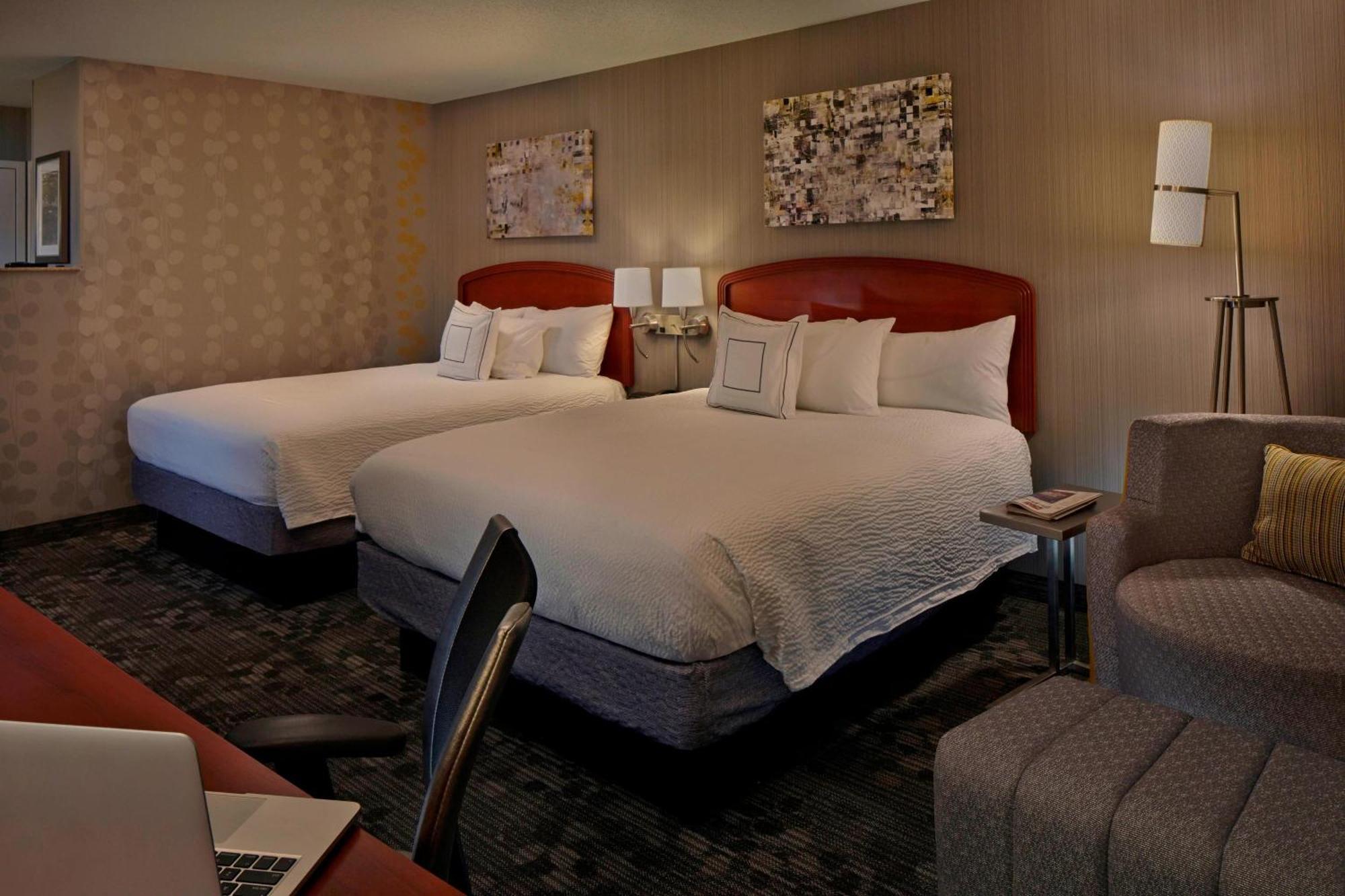 Courtyard By Marriott Providence Warwick Hotel Buitenkant foto