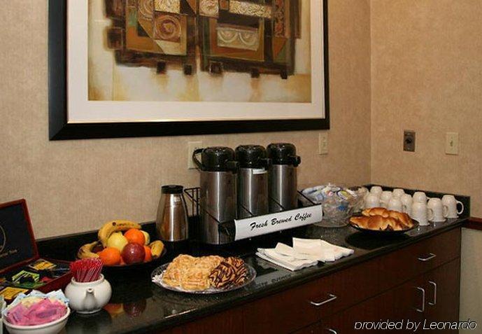 Courtyard By Marriott Providence Warwick Hotel Restaurant foto