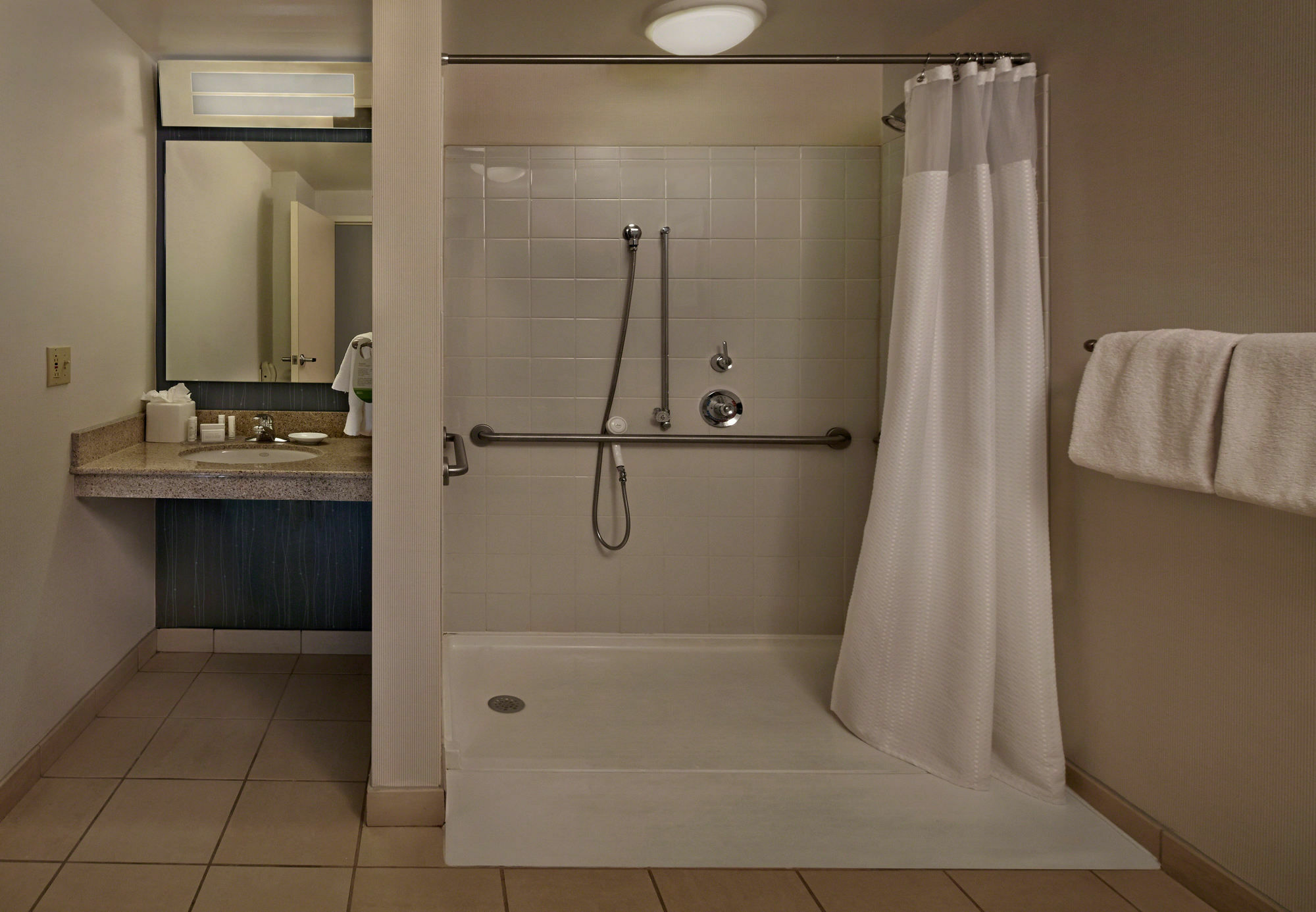 Courtyard By Marriott Providence Warwick Hotel Buitenkant foto